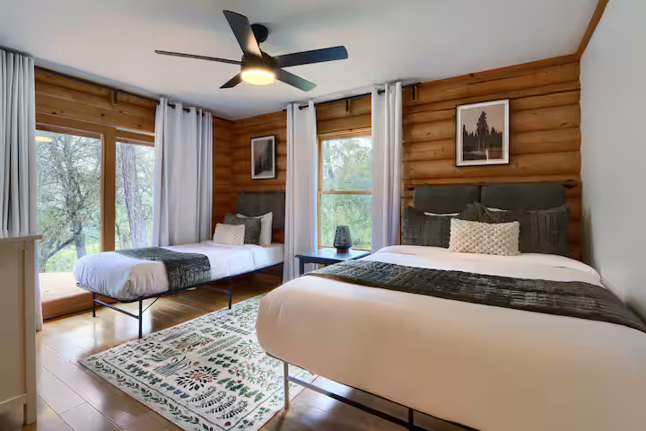 Lodge interior 7