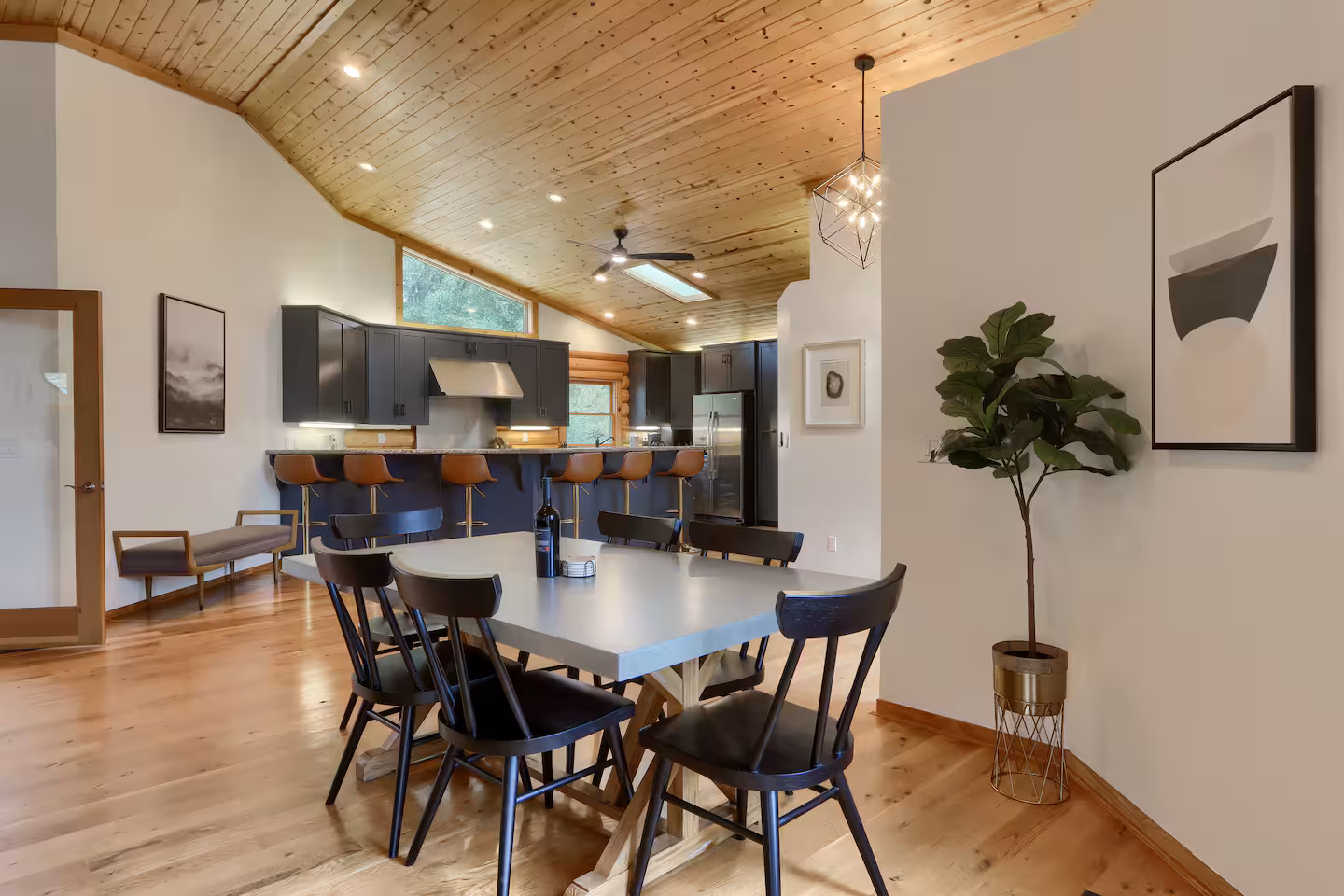 Lodge interior 5
